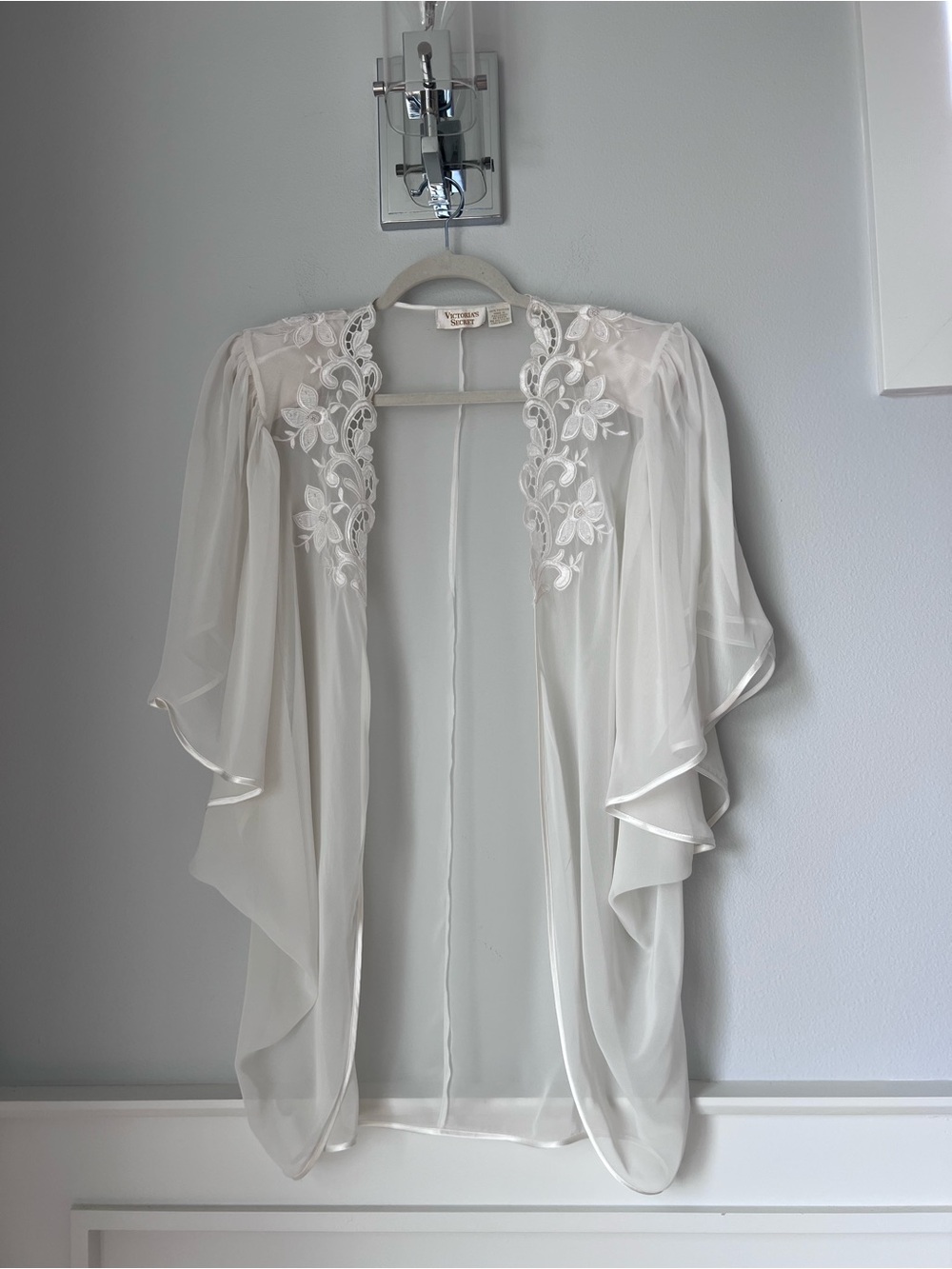 Victoria's Secret Sheer Ivory Floral Embroidered Kimono Robe Vintage